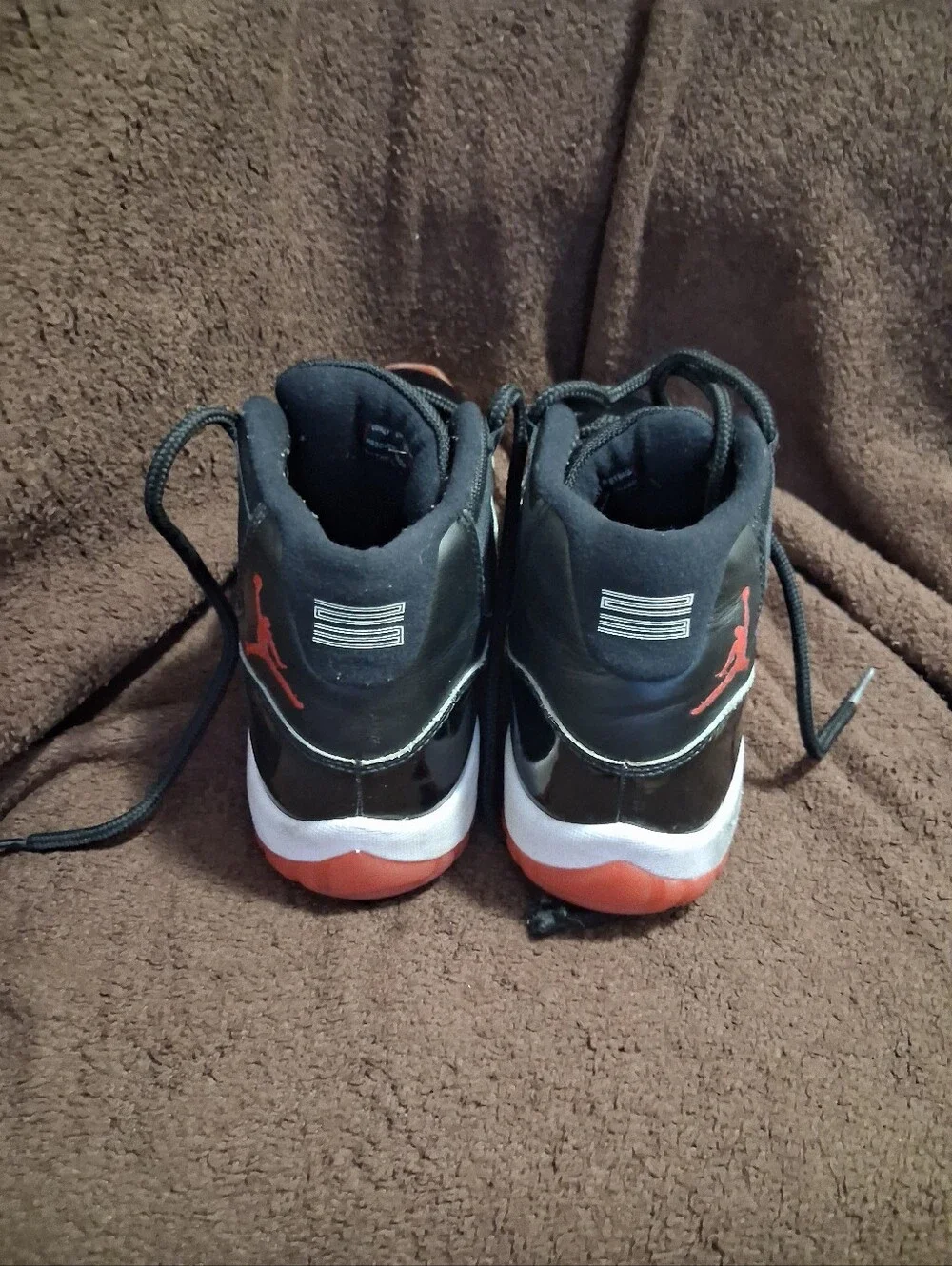 Air Jordan 11 Bred 2019 Size 7y